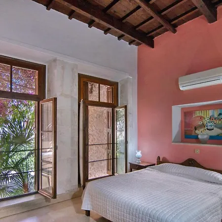 Отель Byzantine